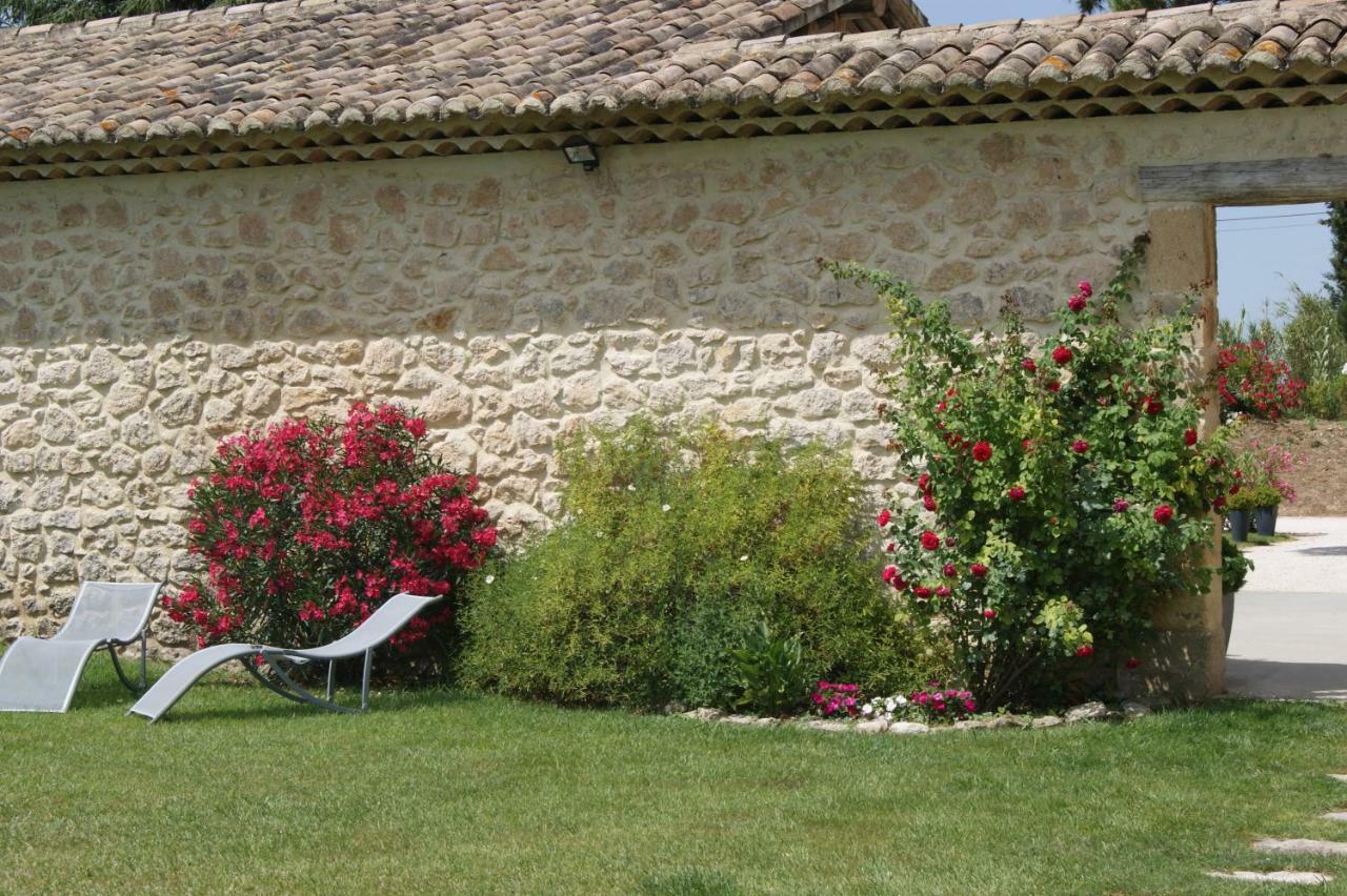 Gites Dans Mas En Pierres Robion en Luberon Esterno foto